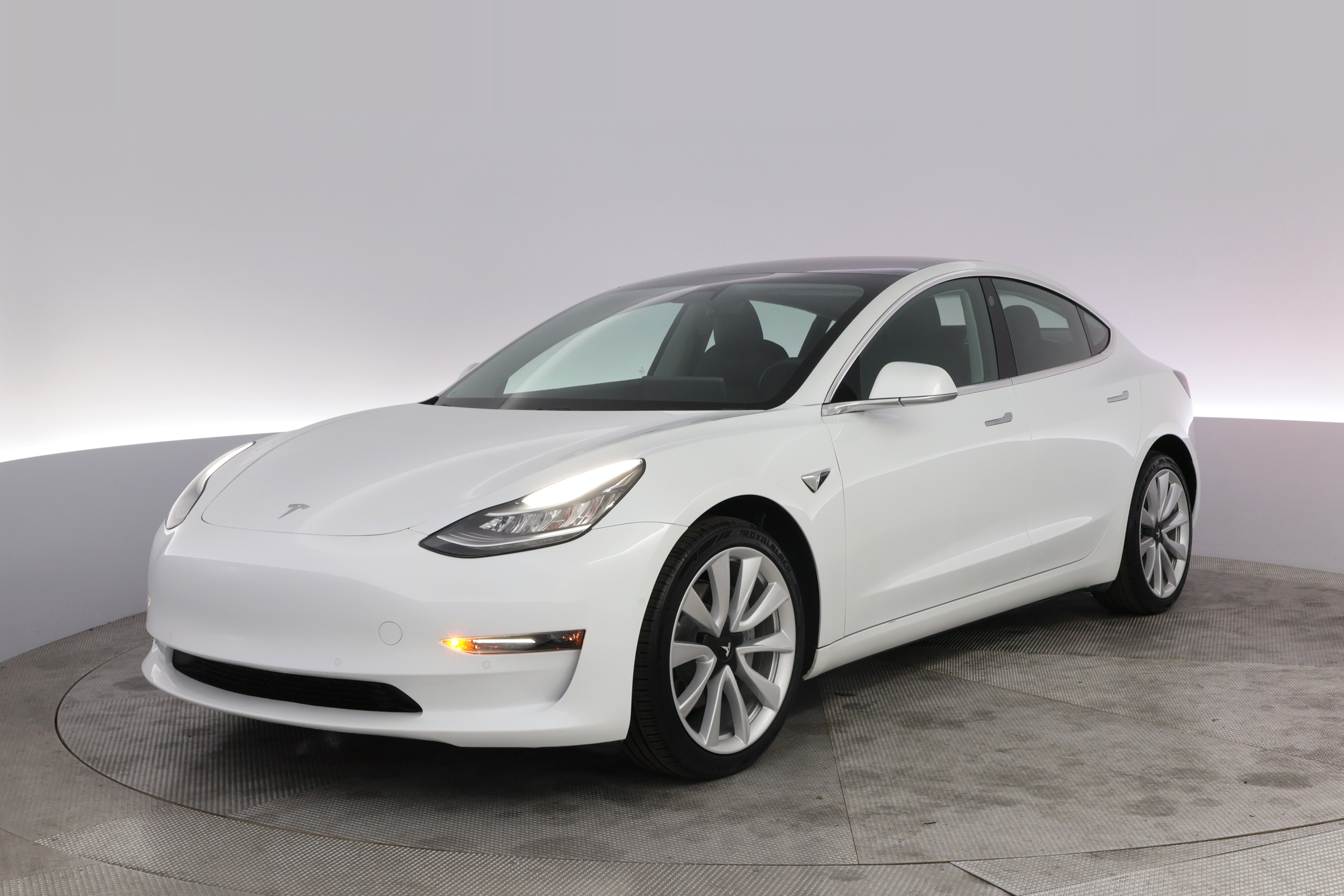 tesla model 3 2018 5YJ3E1EA8JF164895 image tesla model 3 2018 5YJ3E1EA8JF164895 image
